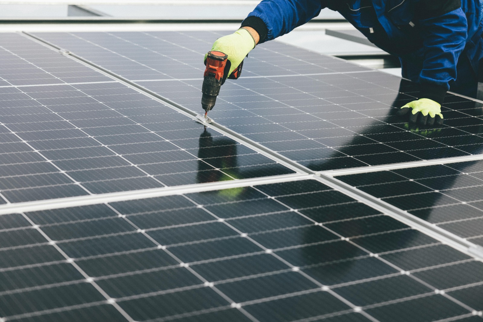 Professional Installers of Commercial Solar Panels Lincoln